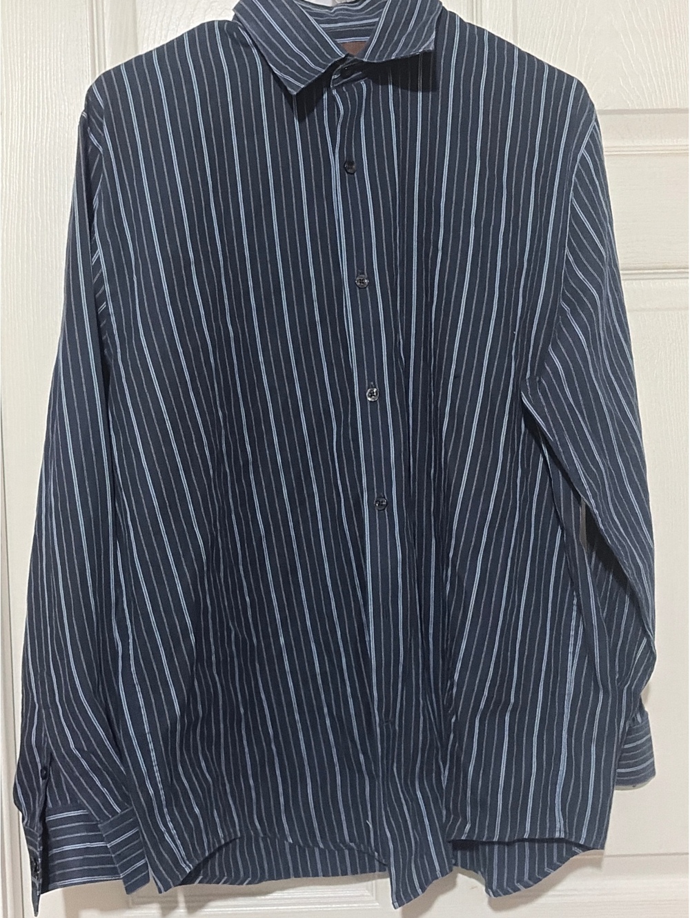Perry Ellis Men's Long Sleeve Navy Blue and White Striped Button-Up Shirt